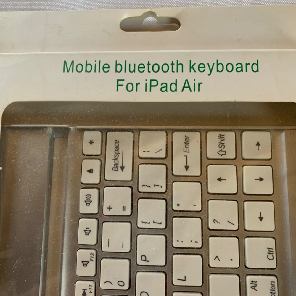 NIB! Mobile Bluetooth Keyboard for iPad Air in White and Silver!